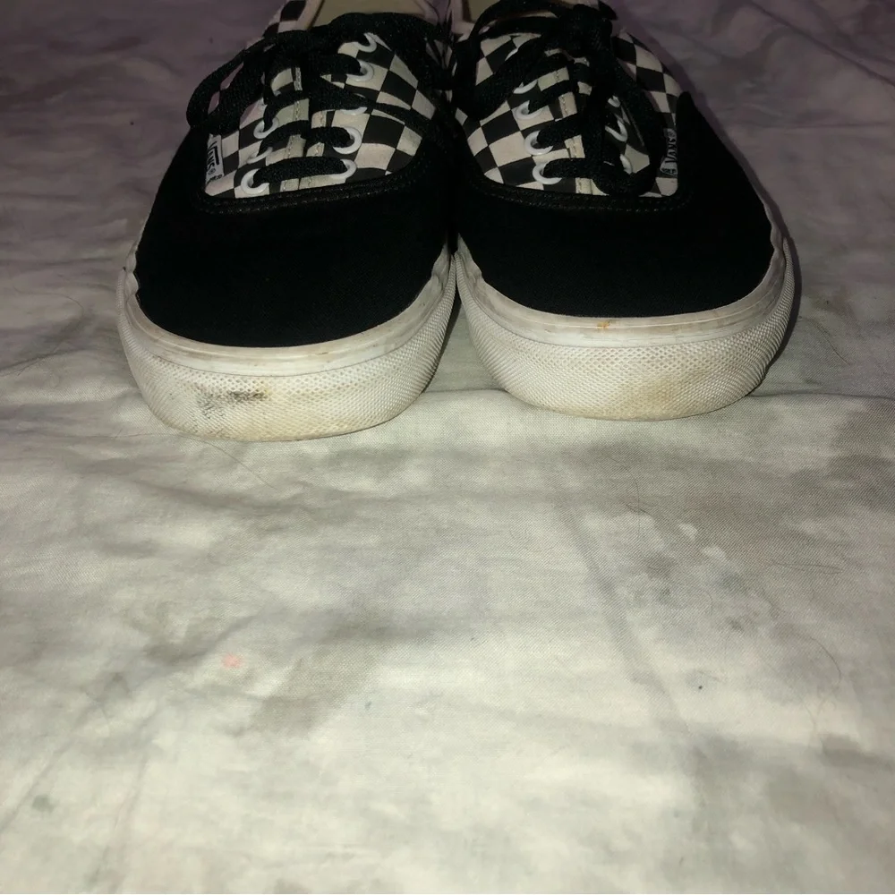 Men’s Vans Checkered Flame Low Top Sneakers - Picture 3 of 9